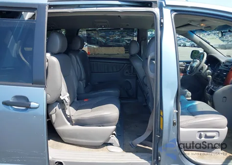 2005 Toyota Sienna Xle z USA, uszkodzony, nr VIN 5TDBA22C05S044853